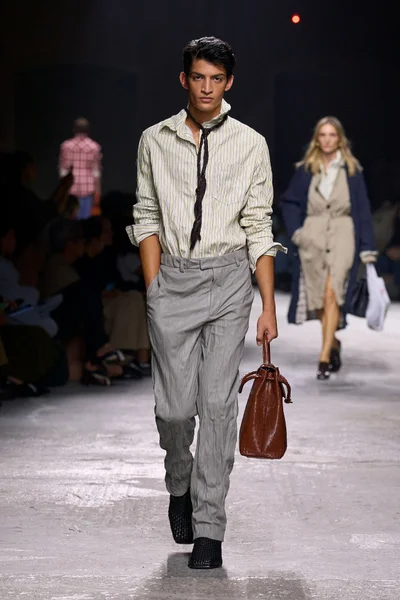 Look 35
